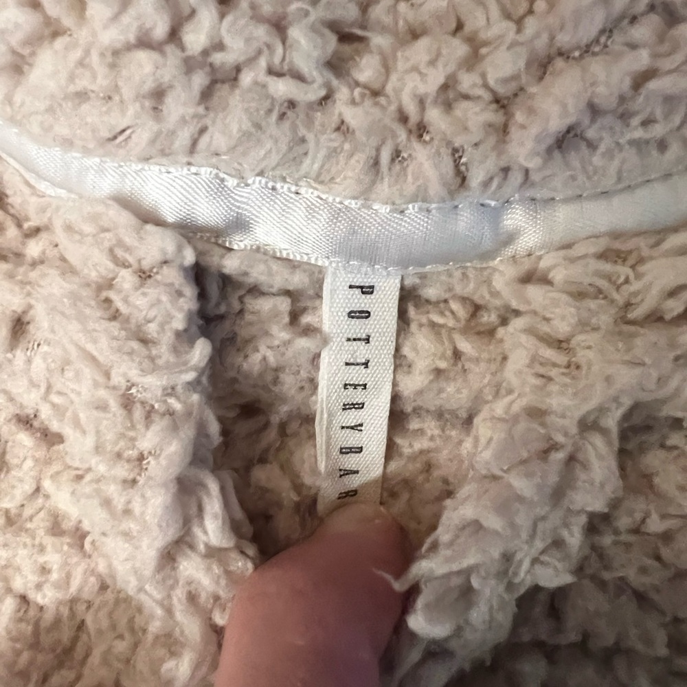 POTTERY BARN BEIGE TEDDY ROBE EST SIZE LARGE - Picture 6 of 9
